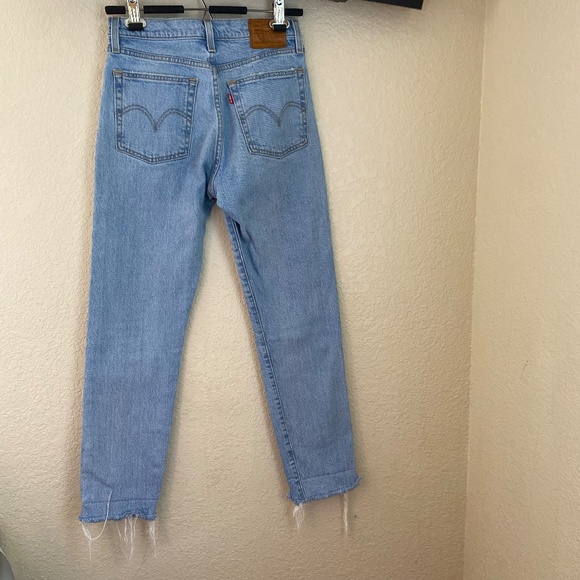 Levi's Denim - Levi's Wedgie Light Wash Stretchy Jeans Size 26 raw hem button fly